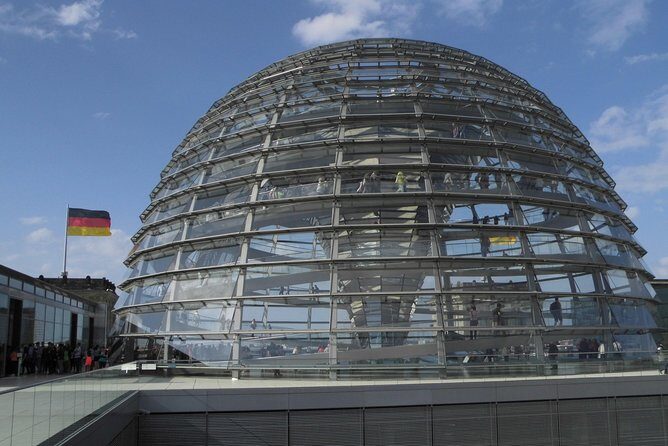 Warnemuende Shore Excursion: Berlin Private Sightseeing Tour from Rostock - Key Points