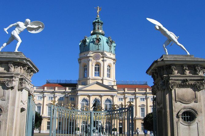 Warnemuende Shore Excursion: Berlin Private Sightseeing Tour from Rostock - The Value of a Private Tour