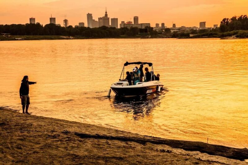 Warsaw: Cruise the Vistula w/ 80s Music, Retro Vibes & Views - Detailed Breakdown of the Itinerary