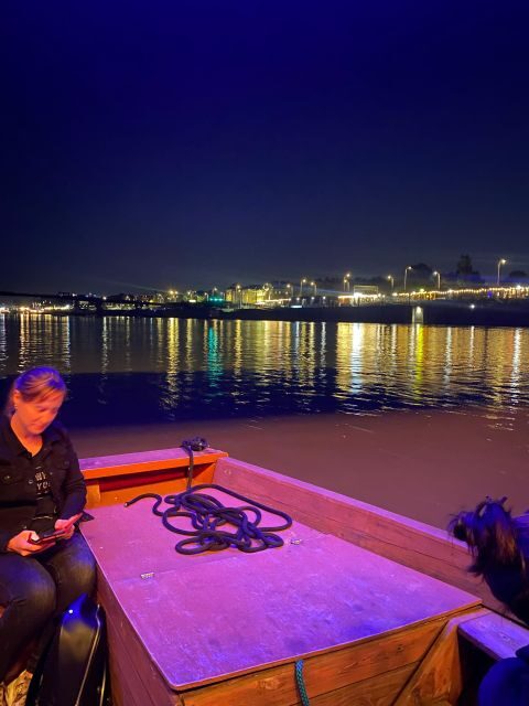 Warsaw: Evening Vistula Cruise with Welcome Drink - Key Points