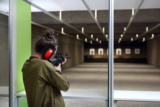 Warsaw: Extreme Shooting Range Experience with Transfers - An In-Depth Look at the Warsaw Shooting Range Experience