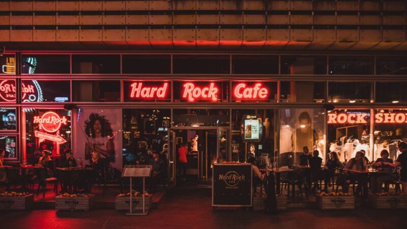 Warsaw: Lunch or dinner at Hard Rock Cafe with Skip-the-Line - Practical Details for Your Visit