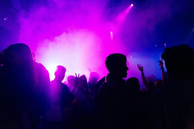 Warsaw: Skip-the-Line Entry to Room 13 Club + Welcome Shot - FAQ