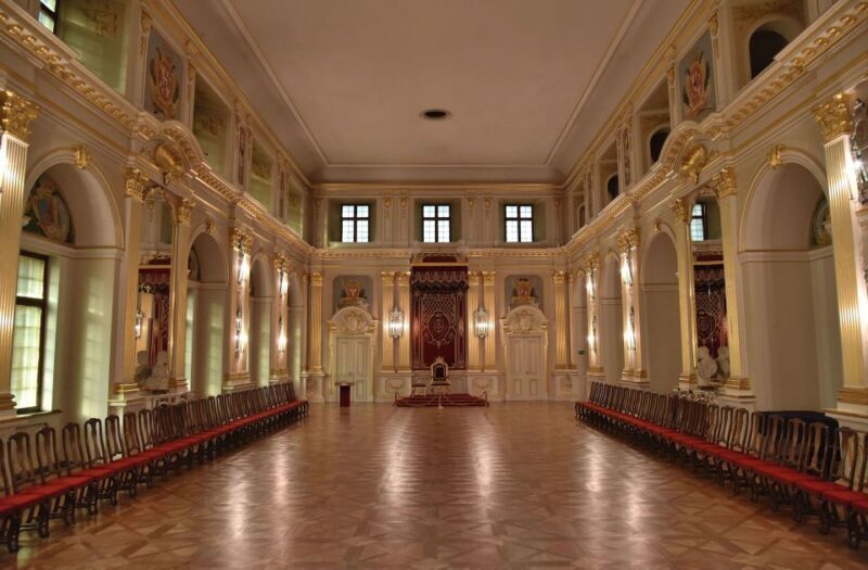 Warsaw: Skip-the-Line Royal Castle Guided Tour - Detailed Review: A Closer Look at the Warsaw Royal Castle Tour