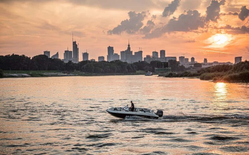 Warsaw: Sunset Vistula Cruise - 80s Vibes, Music & Prosecco - Key Points