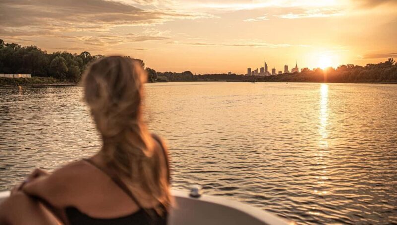 Warsaw: Sunset Vistula Cruise - 80s Vibes, Music & Prosecco - Why This Cruise Offers Real Value