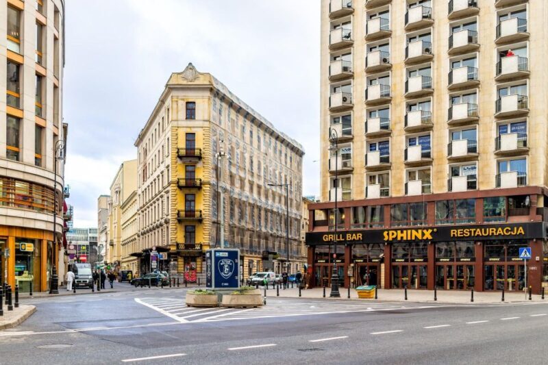 Warsaw Wine Tasting Private Tour with Wine Expert - Key Points