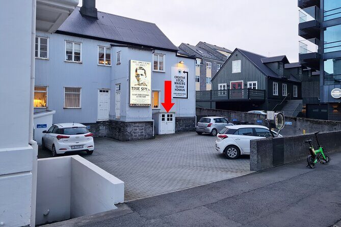 Was James Bond Icelandic? Ticket with One Hour Lecture - A Brief Introduction to the Experience