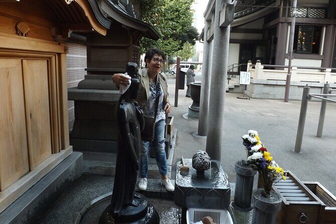 Wash Bodhisattva and Explore Japanese Garden, Tokyo. - Key Points