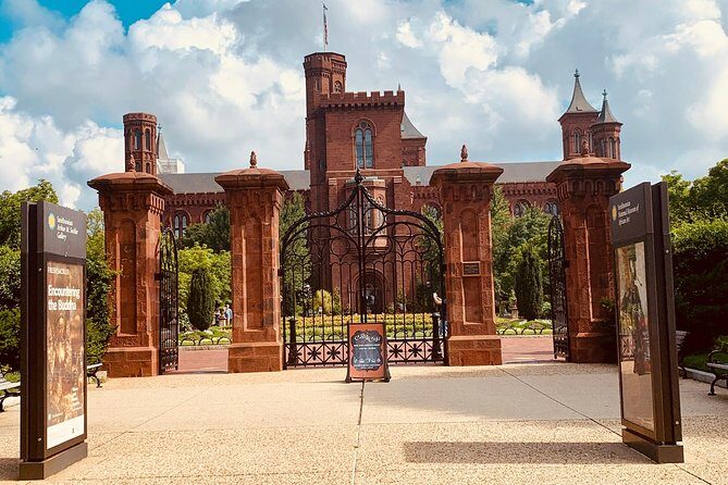 Washington DC City Guided Tour in Private Luxury Vehicle - Key Points