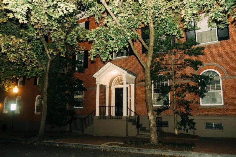 Washington DC: Georgetown Spies and Ghosts Walking Tour - Authenticity and Authentic Experiences