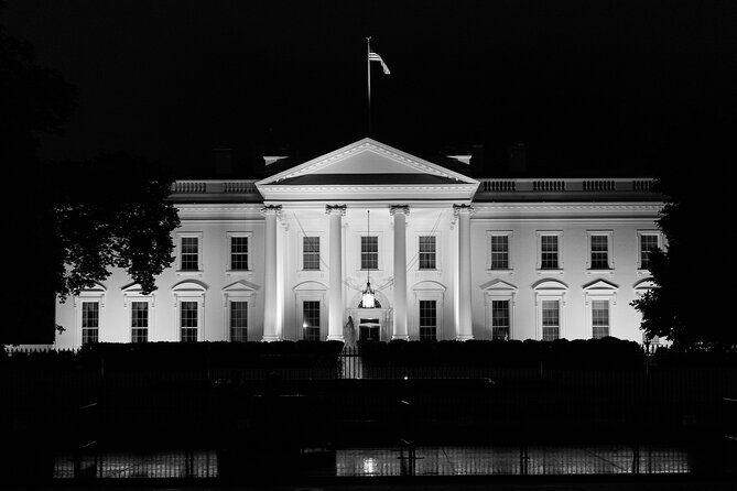 Washington DC Monuments and Memorials Night Tour - A Closer Look at the Washington DC Monuments and Memorials Night Tour