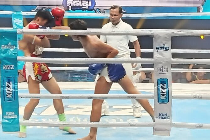 Watch Live Khmer Traditional boxing in Phnom Penh - Key Points