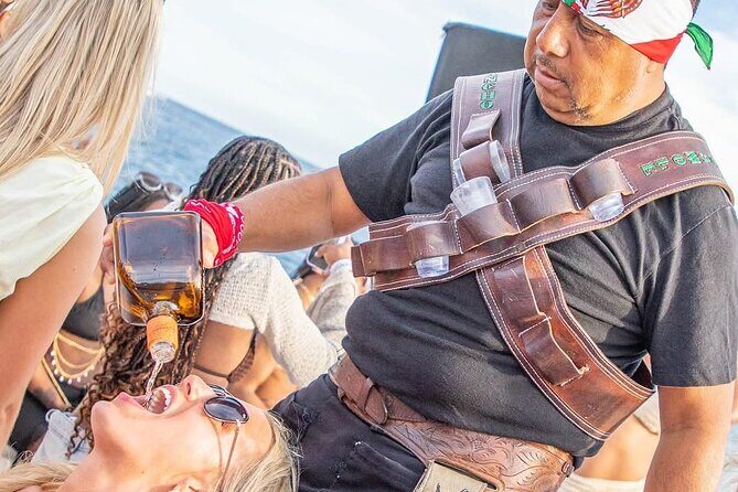 Watch Sunset Over El Arco The Biggest Party - Key Points