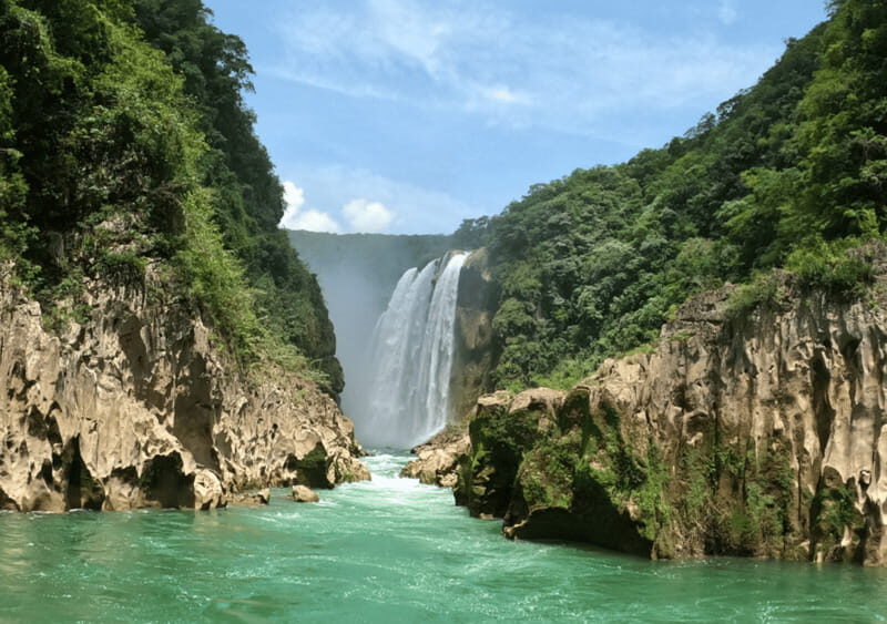 Water adventure: Tamul waterfall and Water Cave cenote. - Key Points