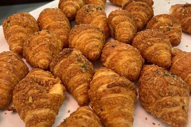 Water Puppet Show And Dinner Cruise On Saigon River Private Tour - Exploring the Water Puppet Show and Saigon River Dinner Cruise