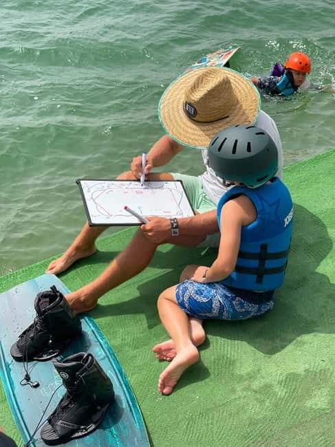 Water sports in Bratislava - Wakeboarding/Waterski/Kneeboard - The Experience in Detail