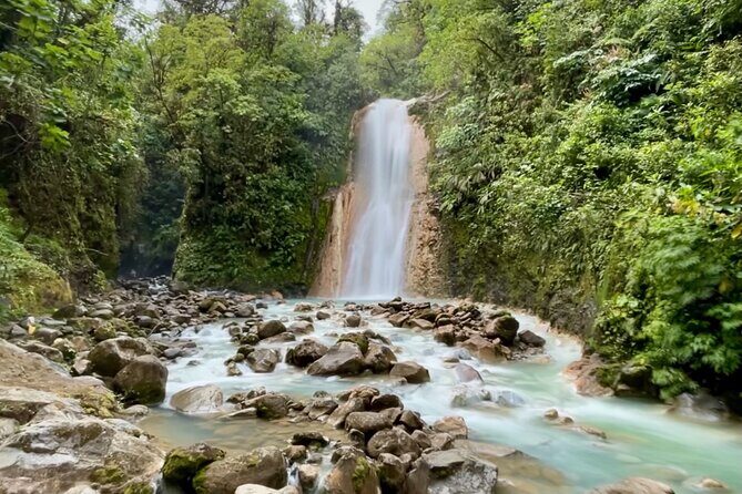 Waterfall Bajos del Toro Hiking Experience - FAQ