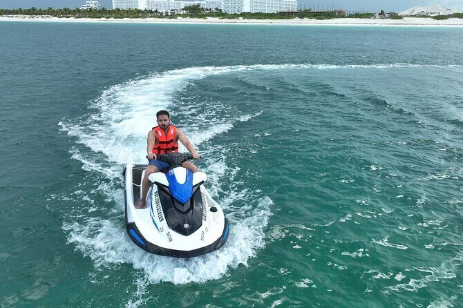Wave Runner Rentals in Cancún Explore the Waves - Key Points