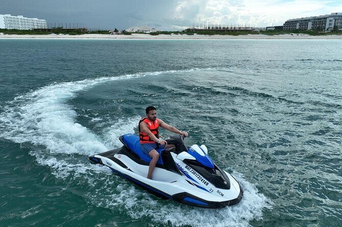 Wave Runner Rentals in Cancún Explore the Waves - A Closer Look at the Wave Runner Experience in Cancún
