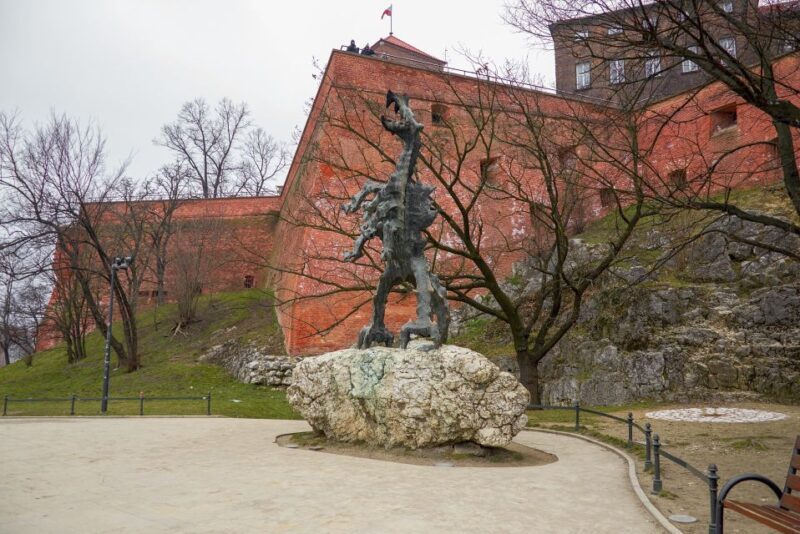 Wawel Castle & Cathedral Skip the Line Small Group Tour - A Closer Look at the Wawel Experience