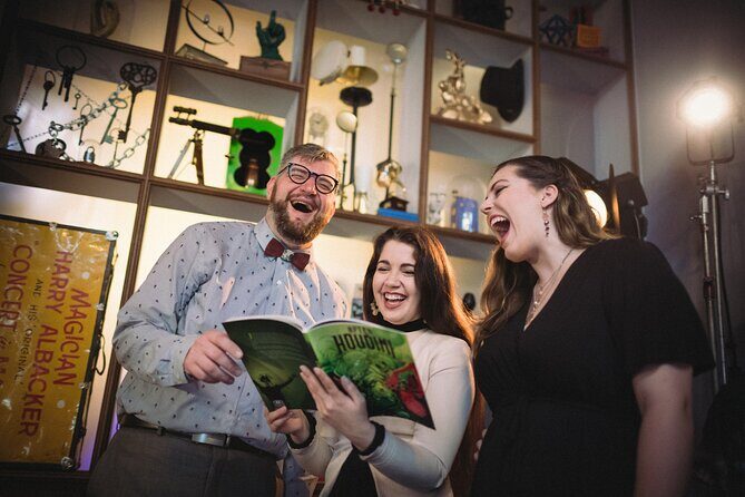 We Present Noah Sonie in Trust No One show - Who Should Attend?