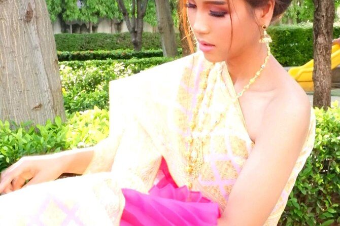 Wear Thai Costume Photo Shoot Tour - Discovering Bangkok in Thai Costume: A Unique Photo Tour