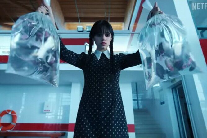 Wednesday Adams Family - Visit 6 filming locations, Private tour - The Sum Up