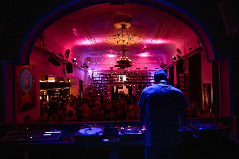 Weekend Night @ The 2nd Floor Secret Club (House / Tech) - Why Choose This Experience?