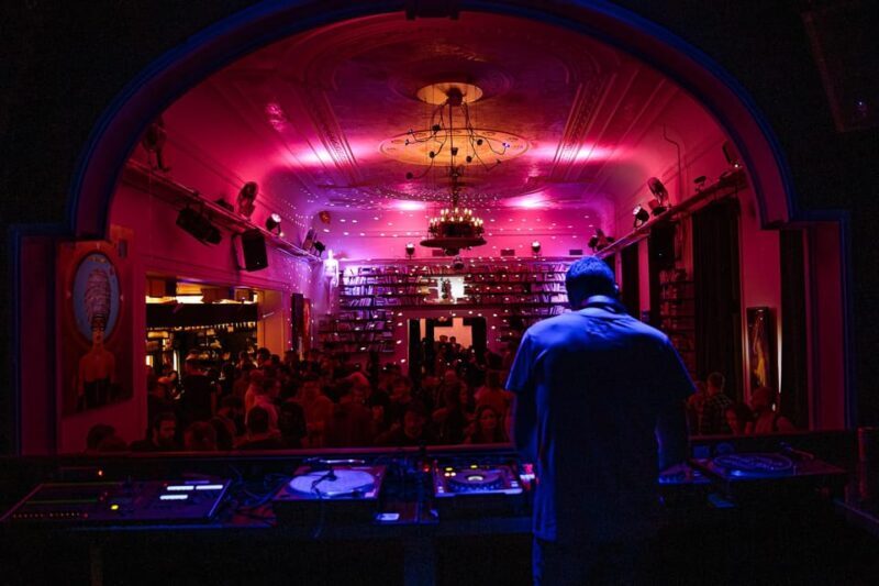 Weekend Night @ The 2nd Floor Secret Club (House / Tech) - The Sum Up