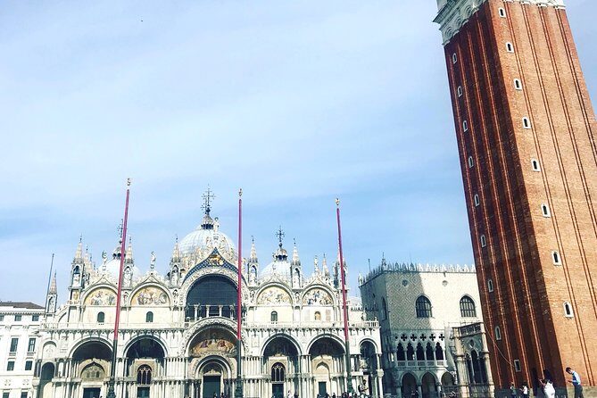 Welcome! Venice Sightseeing kickstart Tour with local guide, small group - The Grand Canal: Iconic Views and Hidden Stories