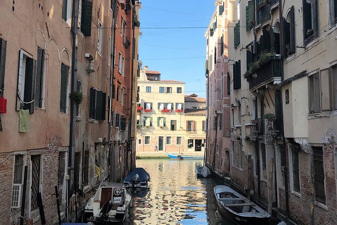 Welcome! Venice Sightseeing kickstart Tour with local guide, small group - Hidden Corners: Ponte di Rialto and Beyond
