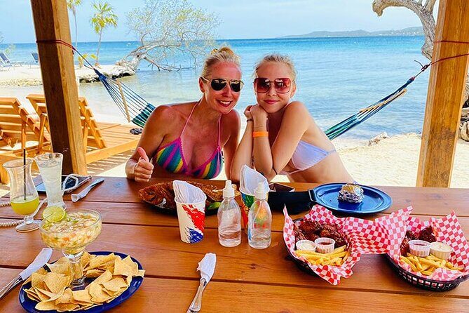 West Bay Beach daypass With Round trip Transportacion in Roatan - Who Will Love This Experience?