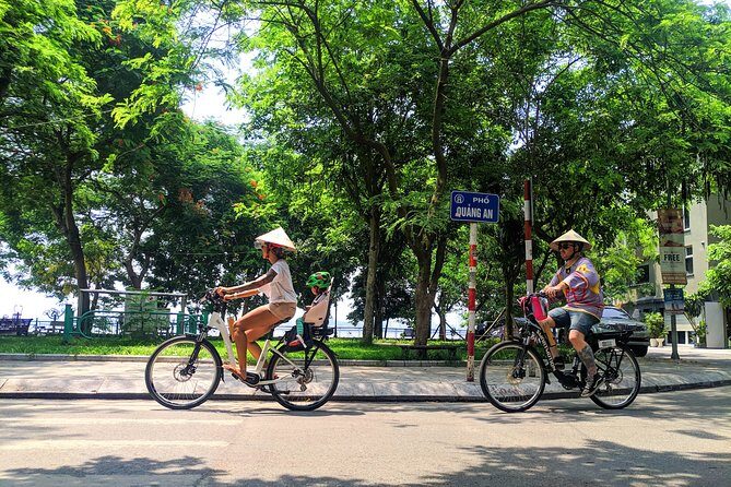 West Lake Journey by E-Bike - An In-Depth Look at the West Lake E-Bike Experience