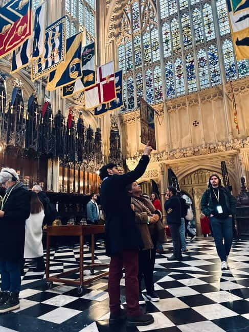 Westminster Abbey Tour with Changing of the Guard and Royal Palaces - An In-Depth Look at the Tour