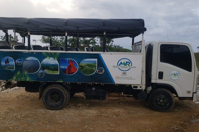 Whale watching and Montana Redonda - The Complete Experience: What You Can Expect