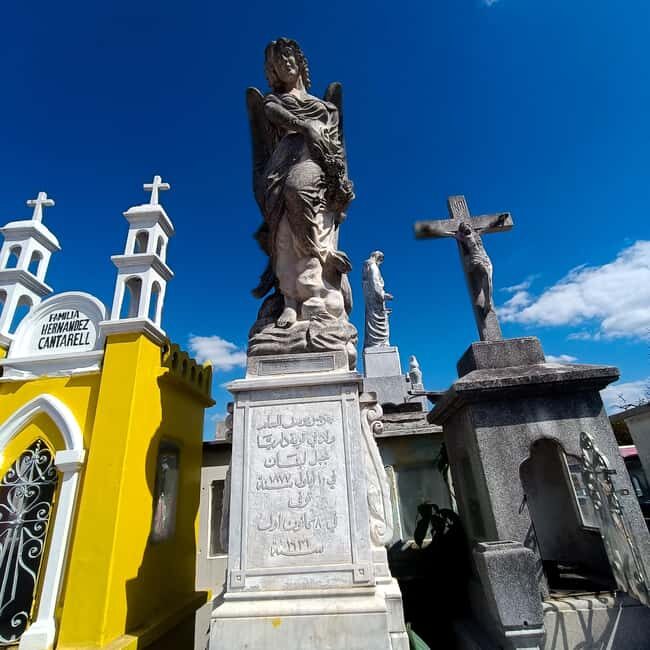 What's Day of the Dead? Merida: Cemetery Tour - Key Points