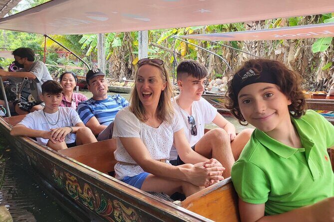 Wheelchair & Luxury Tour to Floating & Railway Markets - Key Points