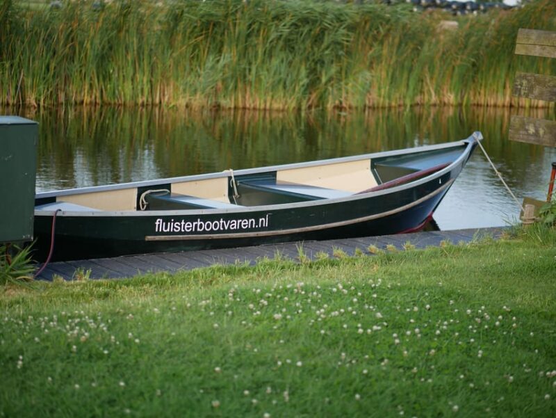 Whisperboat rental in beautiful area close to Amsterdam - Who Should Consider This Experience?