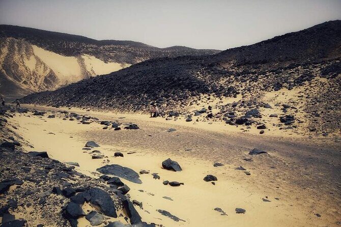 White & Black Desert tour 2 Days 1 night camping from Cairo. - FAQ