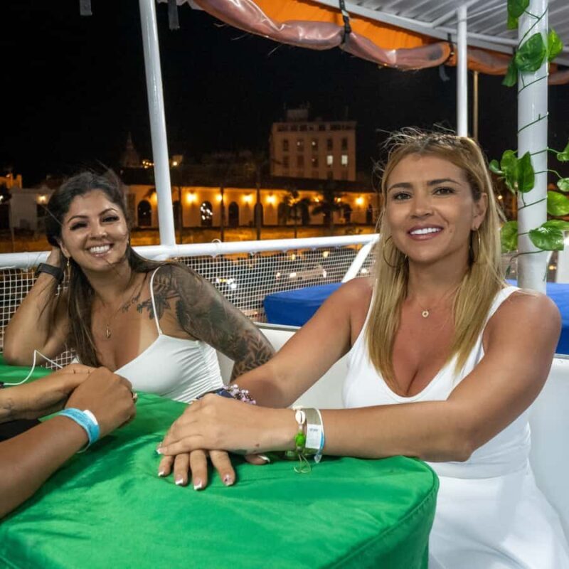 White Night Boat Party: Dinner Buffet, Dancing and Open Bar - White Night Boat Party: Dinner Buffet, Dancing and Open Bar in Cartagena