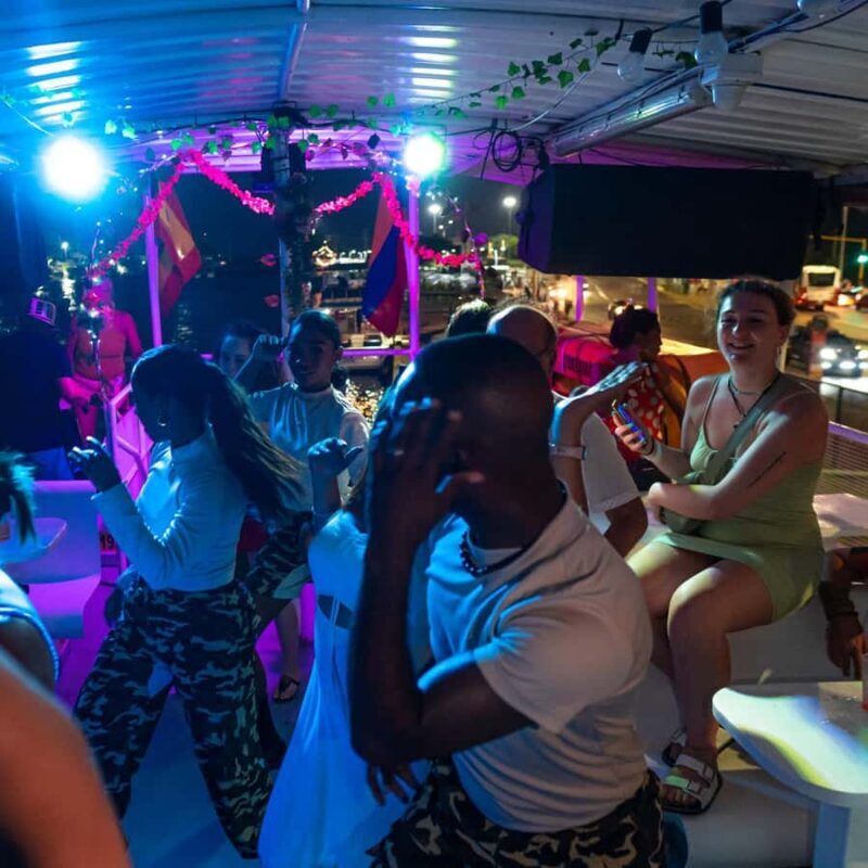 White Night Boat Party: Dinner Buffet, Dancing and Open Bar - Key Points