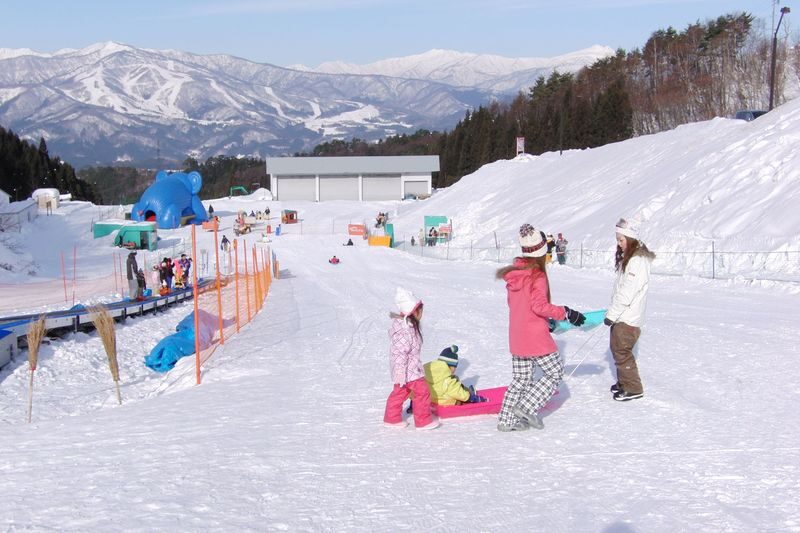 White PIA Takasu 1-DAY Lift Ticket & Round-Trip Bus from Nagoya - A straightforward ride from Nagoya to Gujo