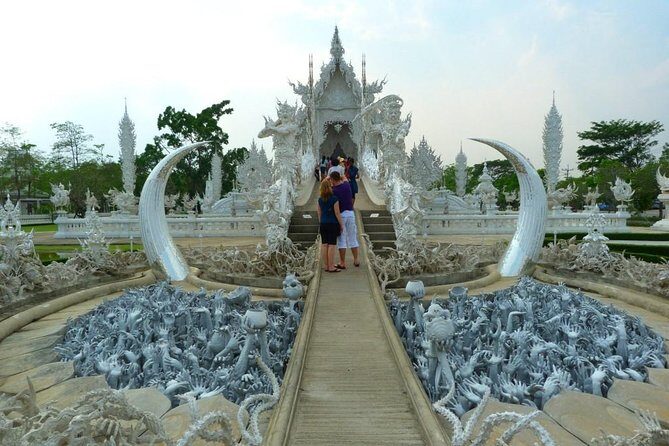 White Temple, Black House Museum and Hot Spring Tour from Chiang Mai (SHA Plus) - Transportation, Group Size, and Comfort