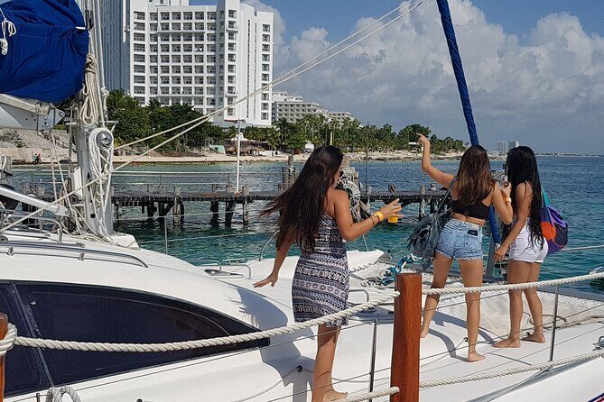 Wild adult catamaran party sailing to Isla Mujeres - Additional Information