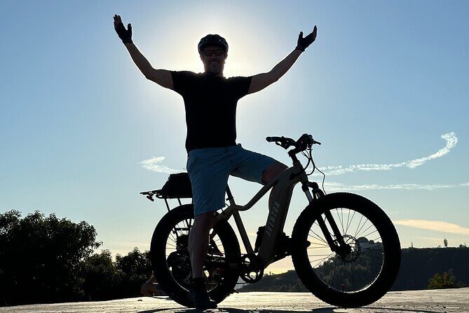 Wild backside of Griffith Park and LA River by luxury e-bike - Key Points