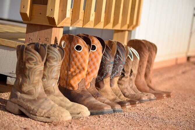 Wild West Sunset Horseback Ride with Dinner from Las Vegas - Wild West Sunset Horseback Ride with Dinner from Las Vegas: A Genuine Adventure