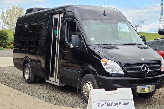 Willamette Valley Wine Tour with Lunch - Transportation and Group Size