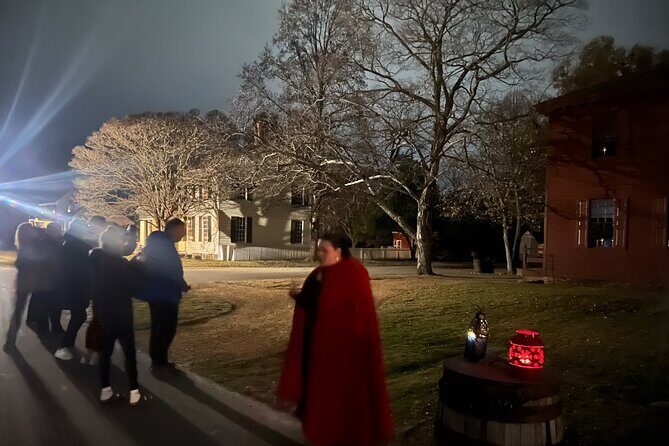 Williamsburgs Spirits of Christmas Past - Williamsburg’s Spirits of Christmas Past: A Ghostly Holiday Tour