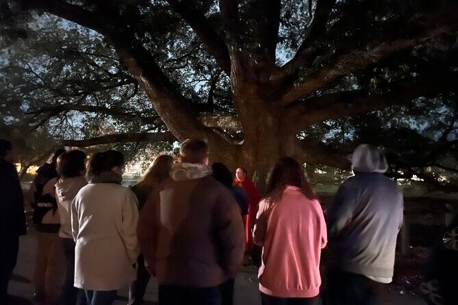 Williamsburgs Spirits of Christmas Past - A Deep Dive into Williamsburg’s Spirits of Christmas Past